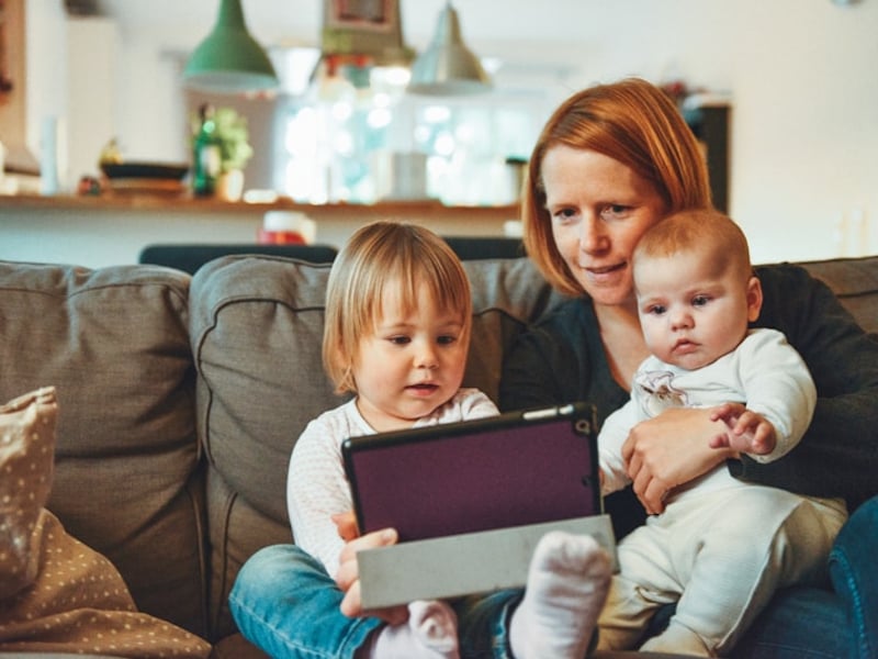 Partner supporting during pregnancy
